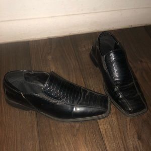 Dress shoes